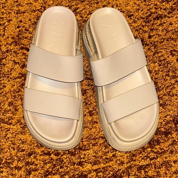 Zara Cream Sandals - Picture 1 of 6